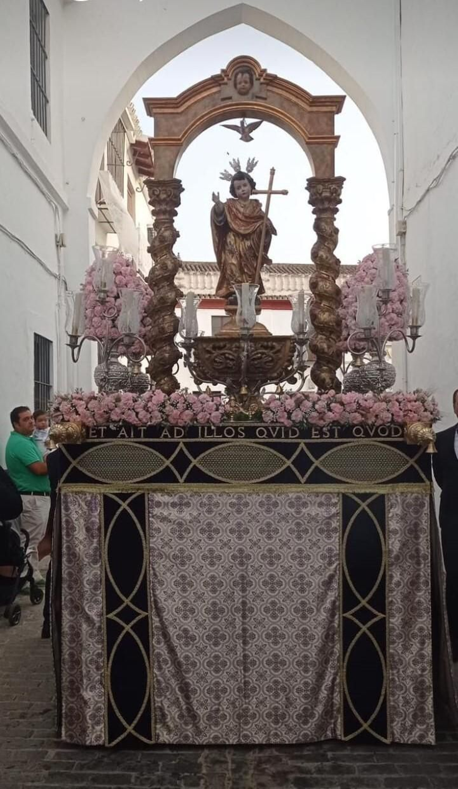 El paso del Niño Perdido, preparado por la Hermandad de la Soledad,  que participa en el Corpus de Olivares.