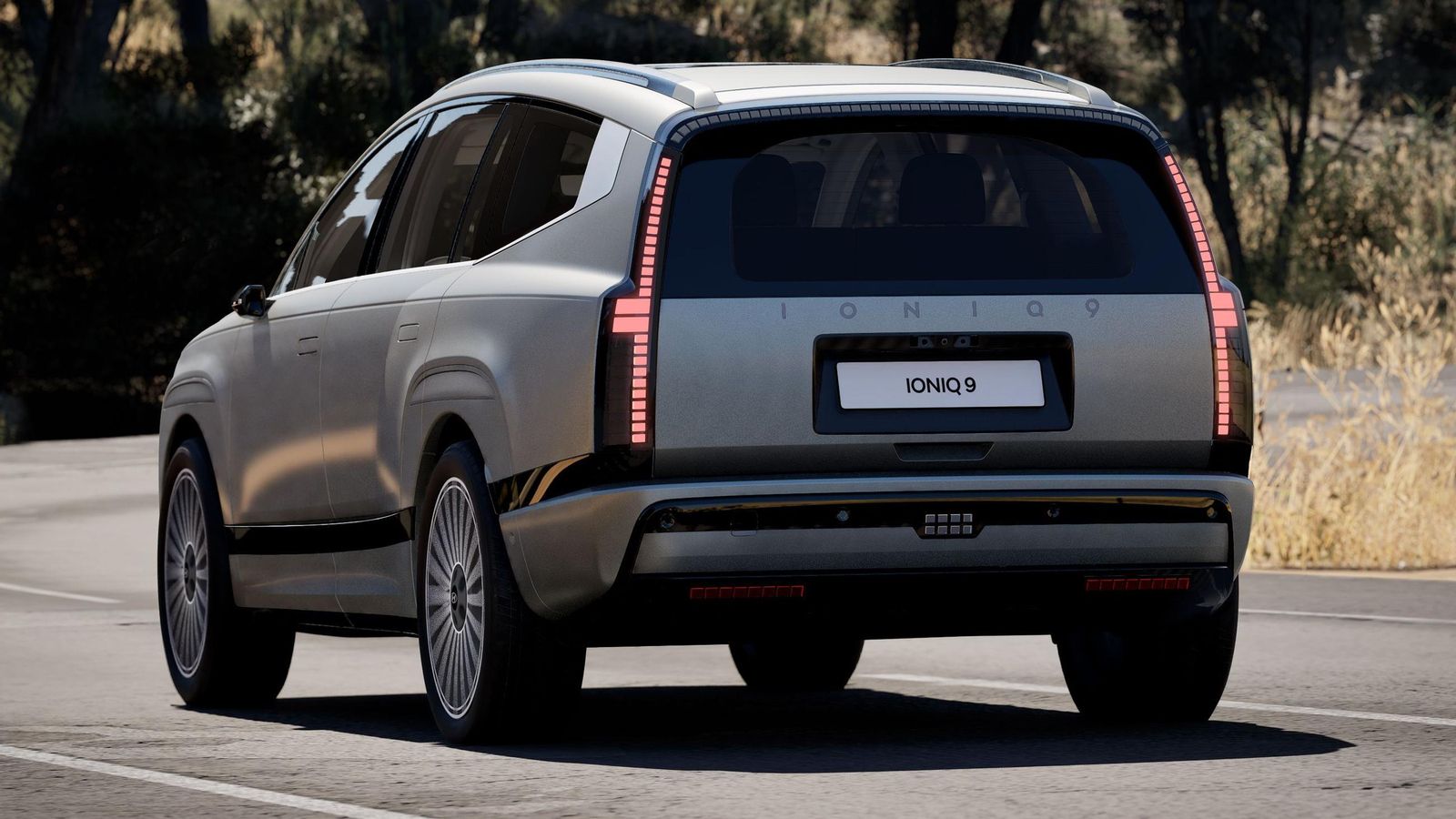 Dependiendo de los mercados, la gama de motores variará, pero en el momento de su presentación tiene una versión de propulsión y dos de tracción total.