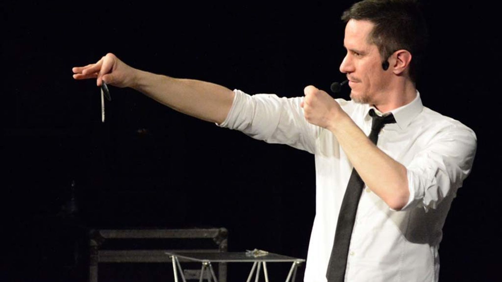 El mentalista Toni Bright.