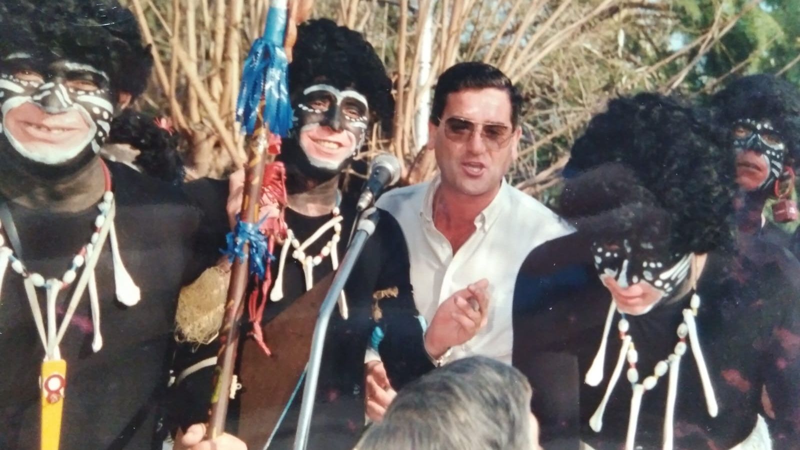 Selu, segundo por la izquierda, en 'Un montón de guanaminos'.