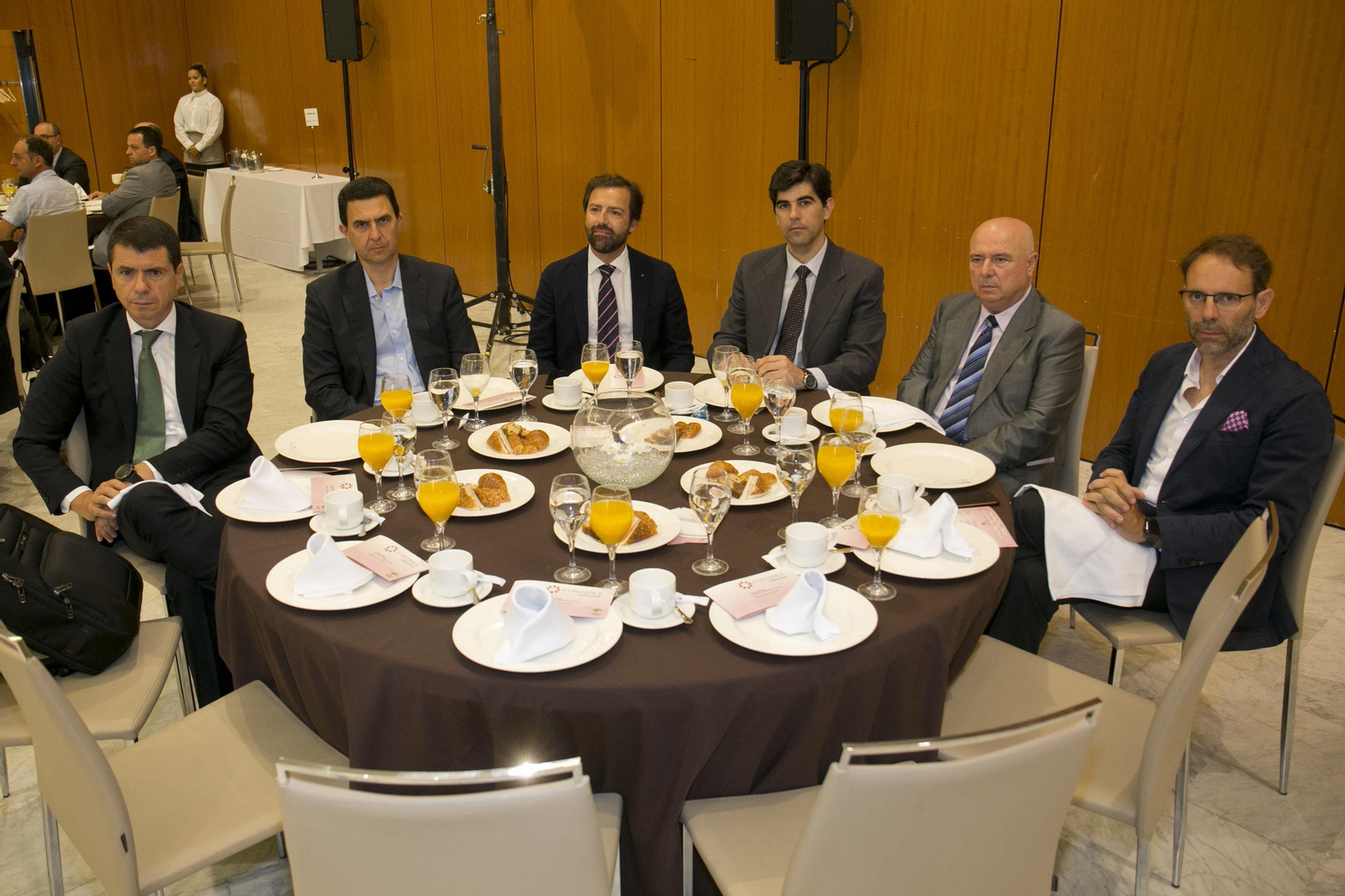 Las imágenes del Foro Joly con Elías Bendodo