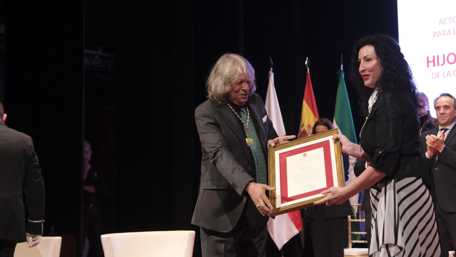 El cantaor José Mercé ya es Hijo Adoptivo de la Ciudad de Almería, en imágenes