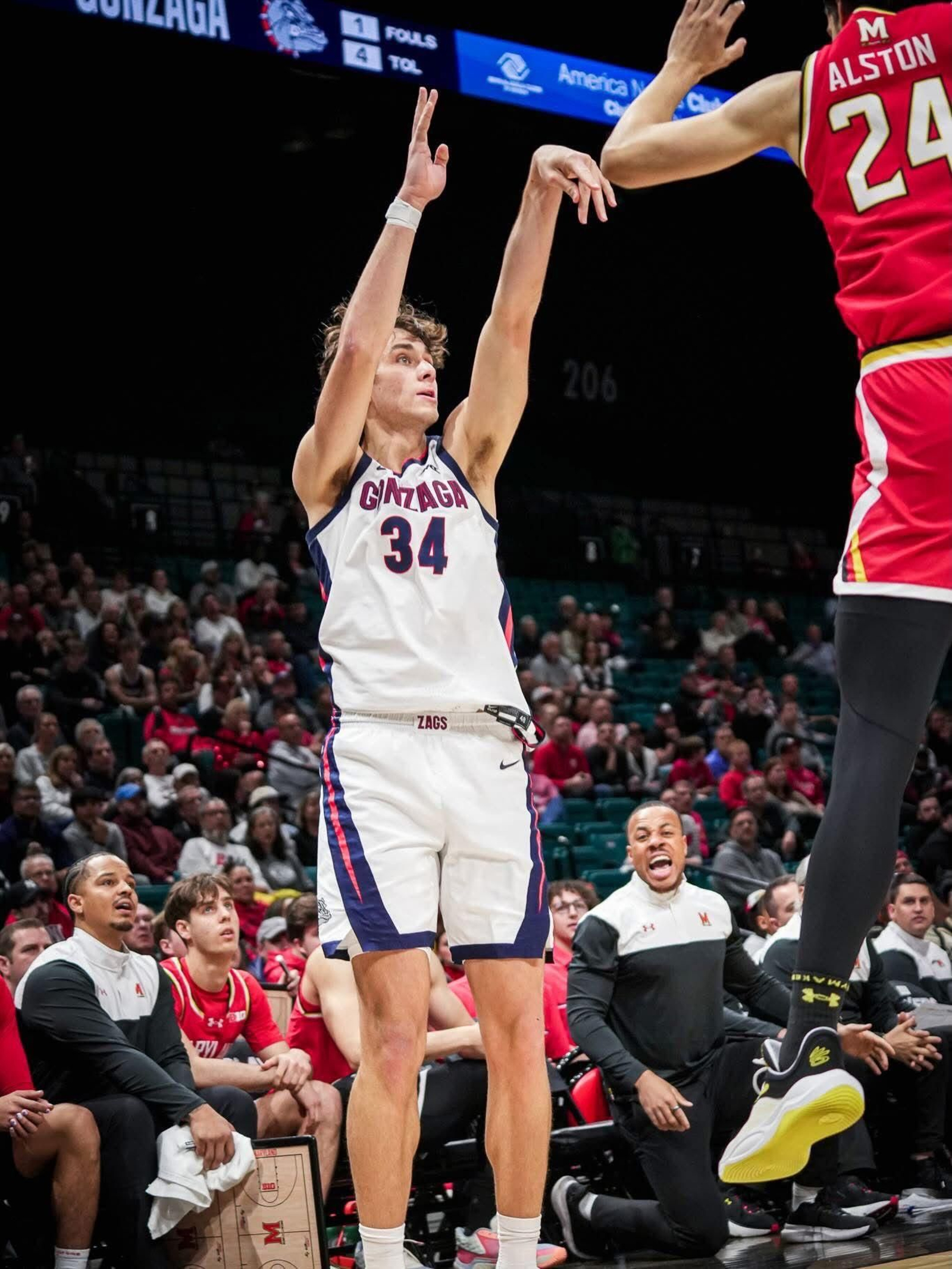 NCAA: Mario Saint-Supéry se impone a Guillermo del Pino