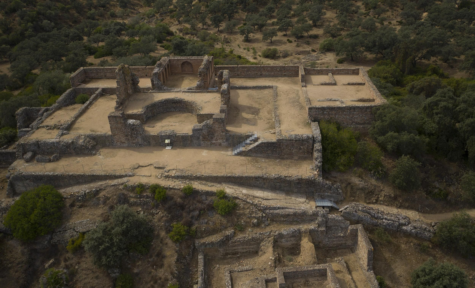 Las espectaculares fotos del yacimiento romano de Munigua