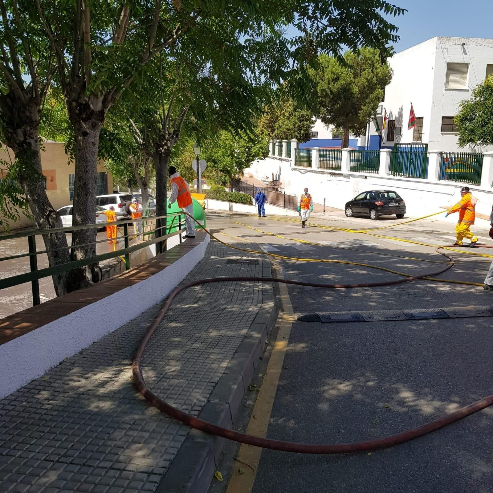 Limpieza de calles en Iznájar.