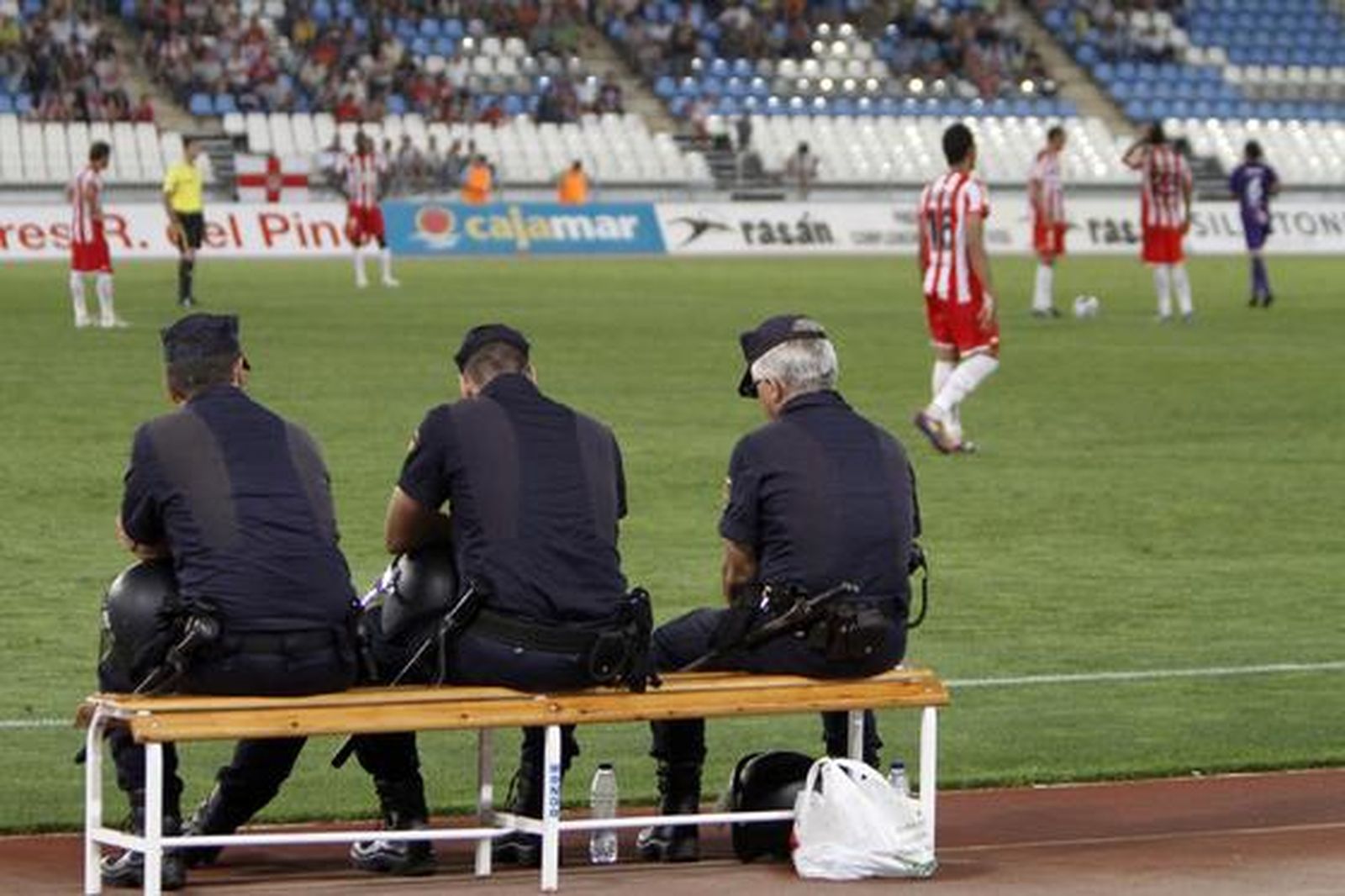El UD Almería pasa de ronda en la Copa del Rey en un partido aburridísimo.

Foto: Ricardo García