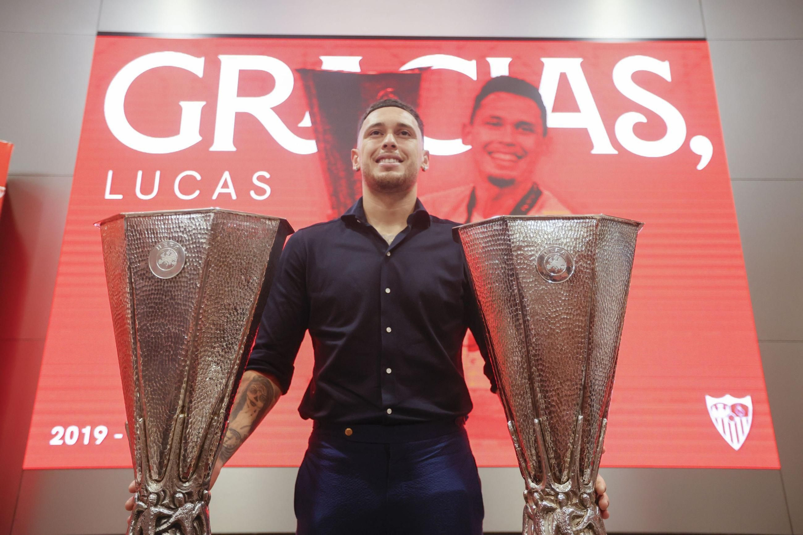 Acto de despedida de Ocampos del Sevilla hace un año. Acto de despedida de Ocampos del Sevilla hace un año.