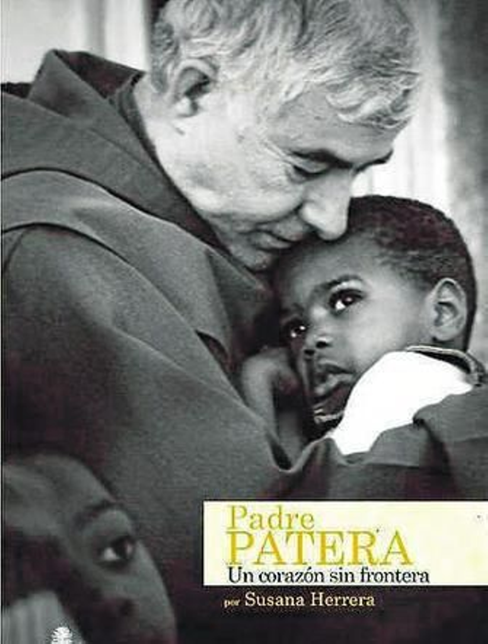El Padre Patera con la autora del libro, Susana Herrera.