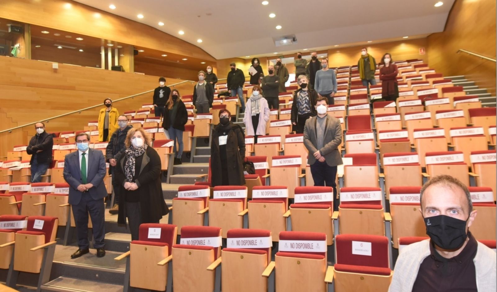 Una imagen de la Diputación con los 25 artistas reconocidos