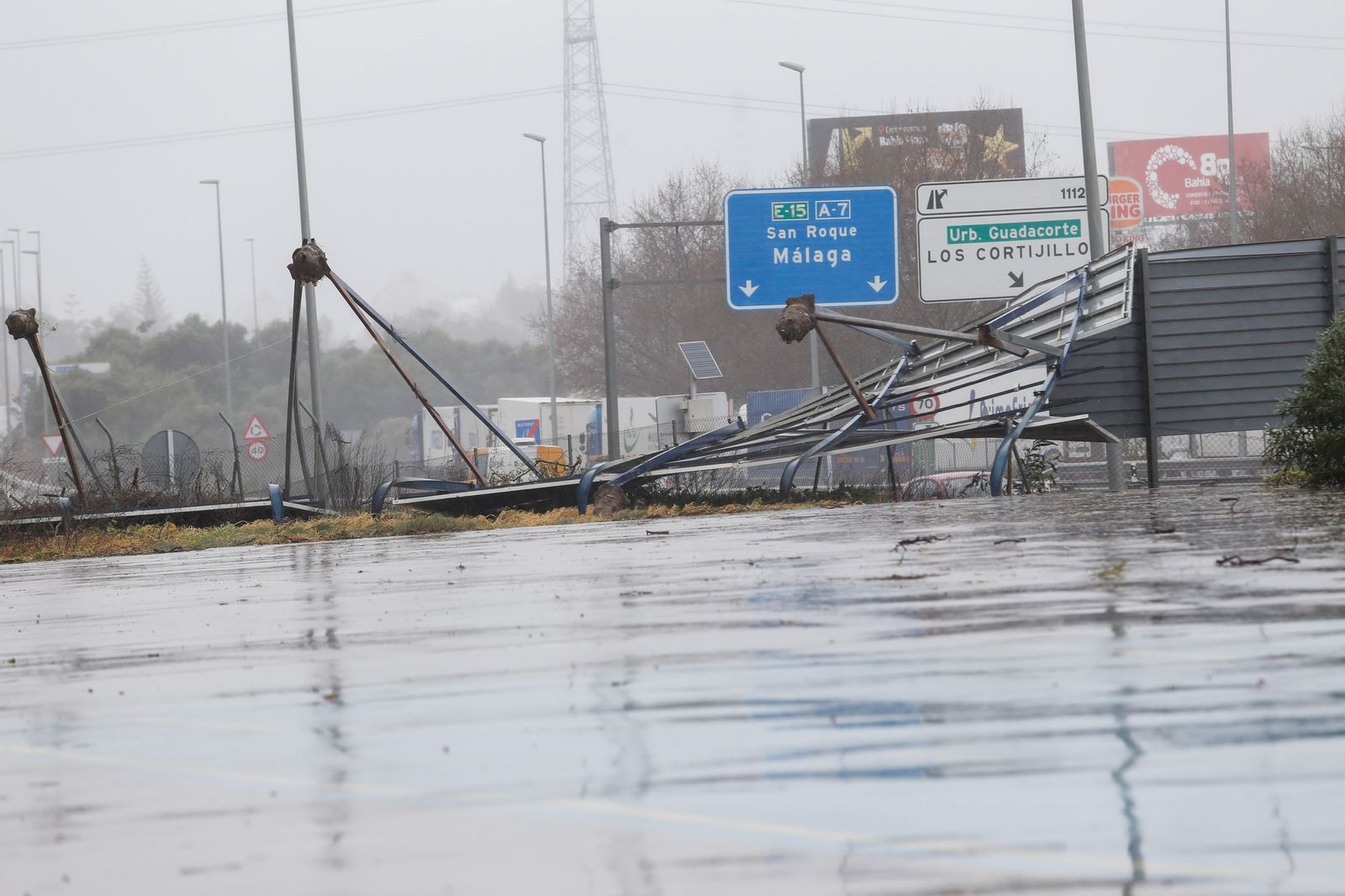 Fotos del temporal de lluvia y viento por la borrasca Kristin en el Campo de Gibraltar