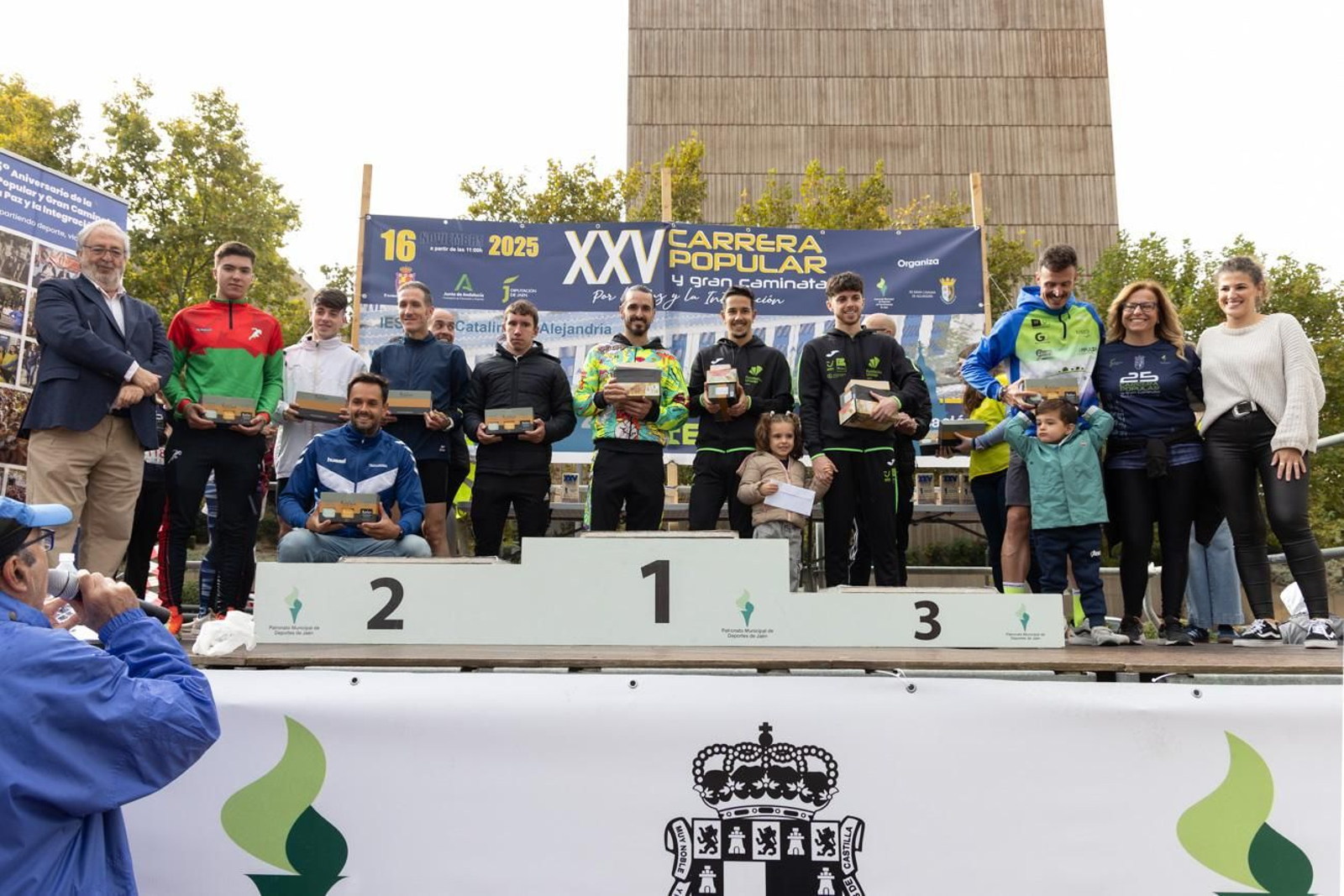 Atletismo por la paz y la integración en la XXV Carrera y Caminata del IES Santa Catalina de Alejandría (II)