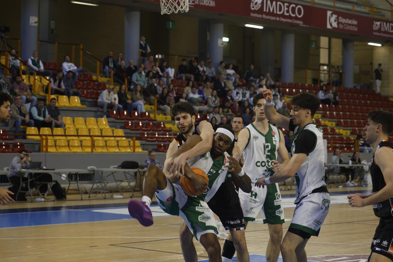 Las mejores fotos del ambiente en Vista Alegre para el Coto Córdoba - Albacete