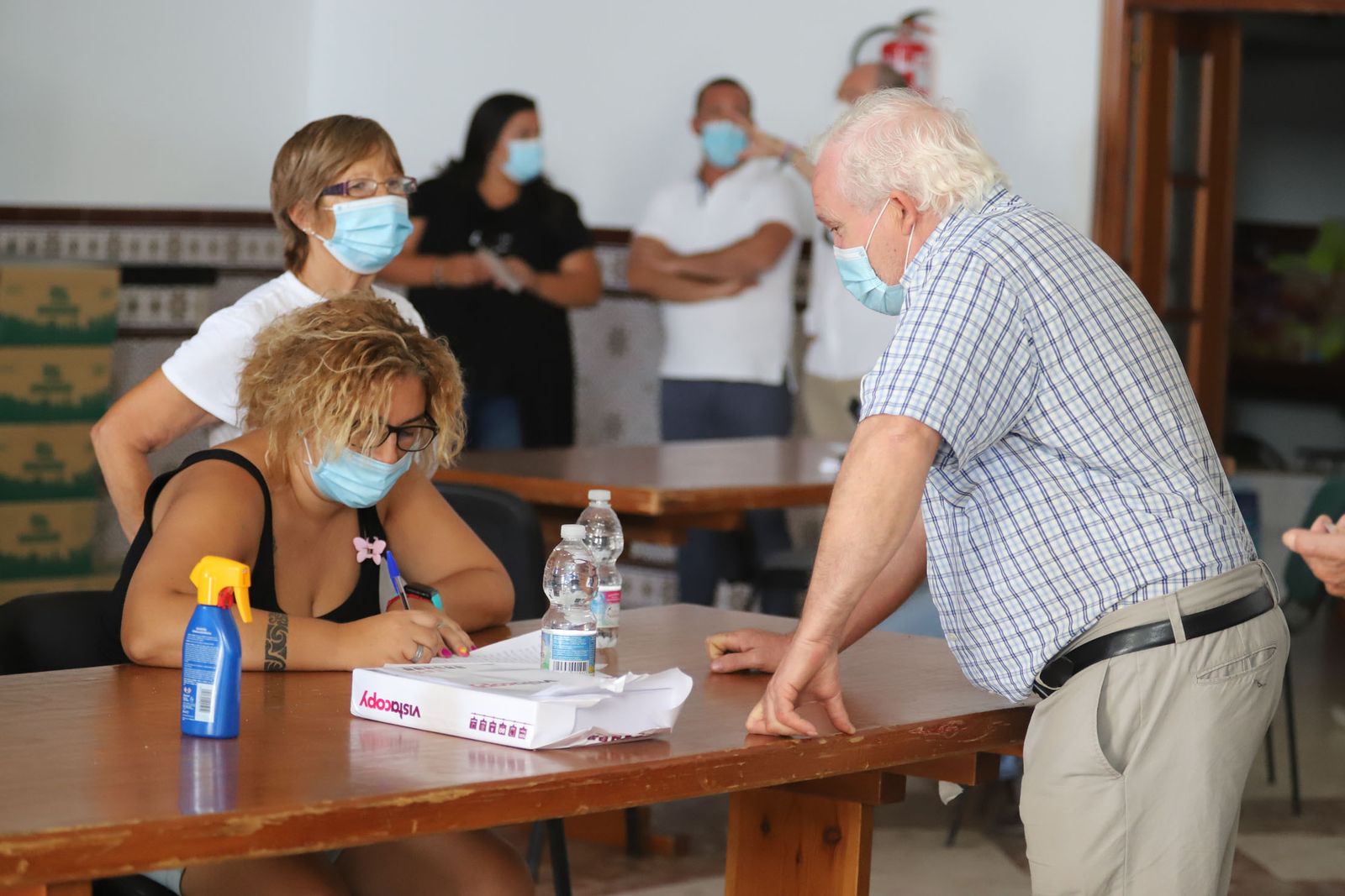 Las imágenes mas destacadas de los vecinos de la Zarza-Perrunal realojados por el incendio de Almonaster la Real