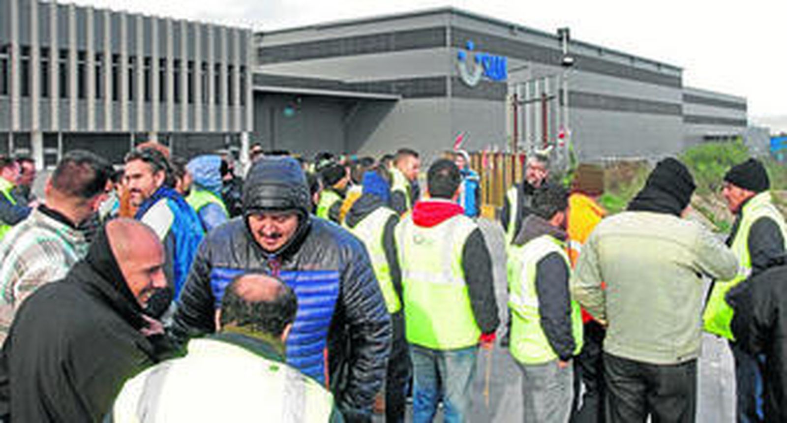 Trabajadores de SAM Algeciras, el pasado mes de diciembre durante la primera jornada de huelga.