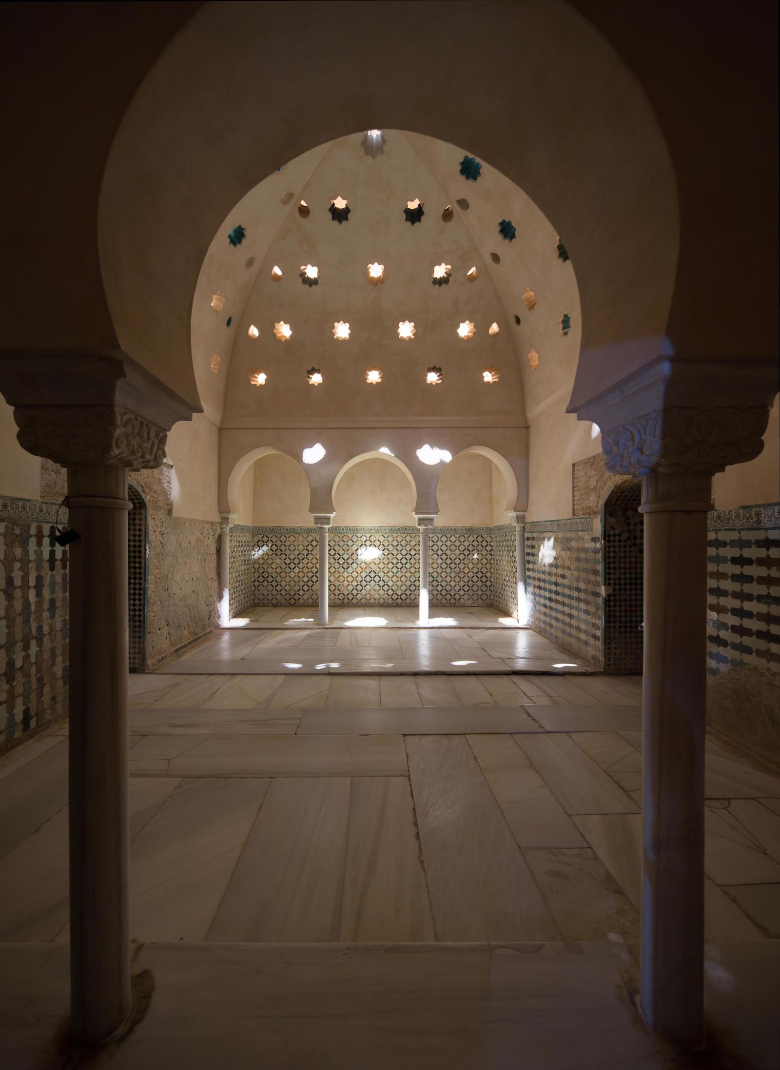 Imagen de los emblemáticos Baños de Comares del conjunto nazarí tras la intervención.