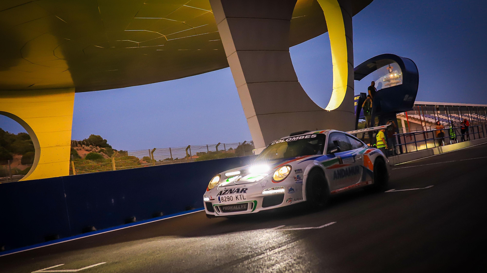 Imágenes del tramo nocturno del Rallye Ciudad de Jerez en el Circuito