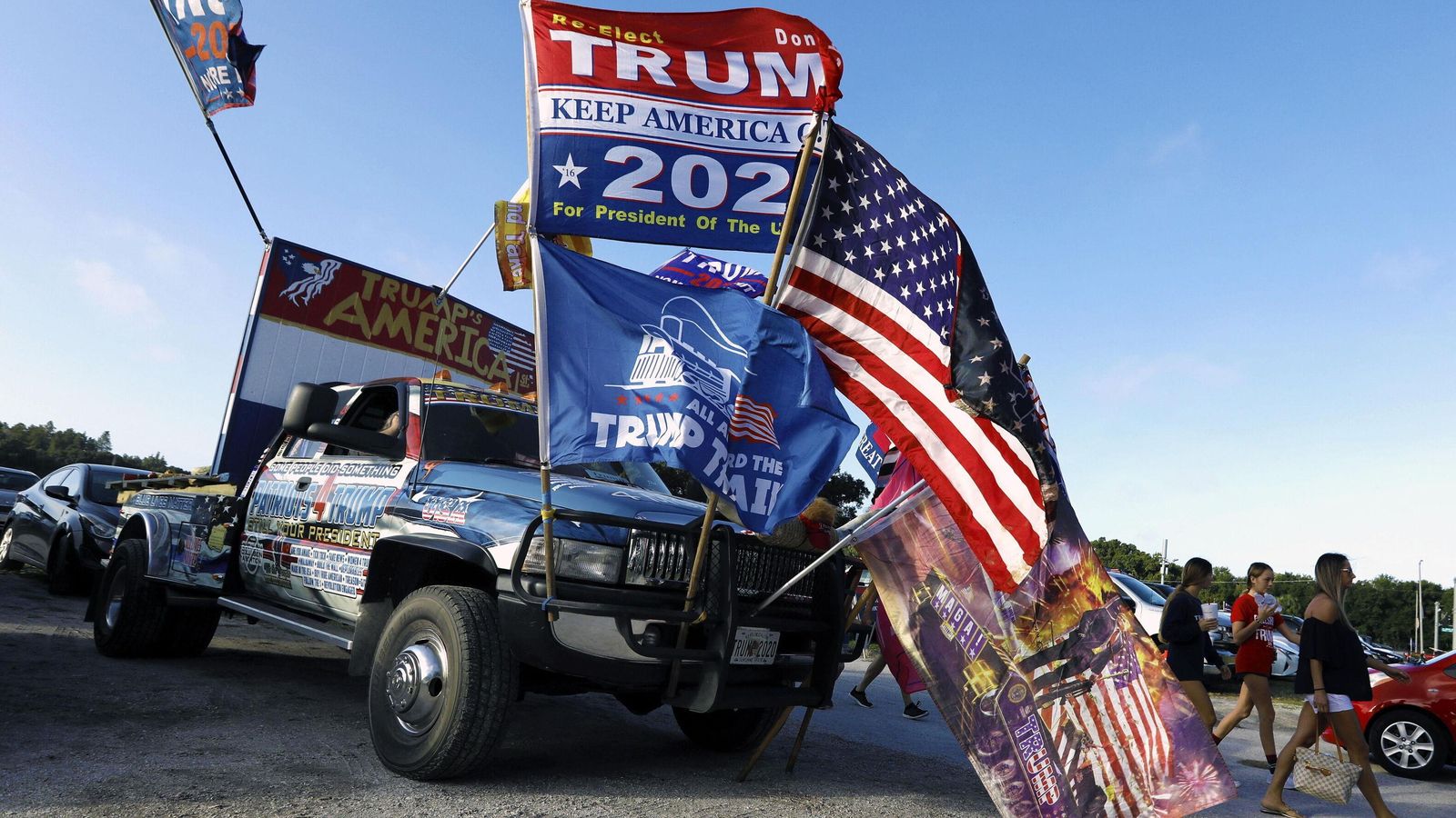 Uno de los asistentes a un mitin de Donald Trump.