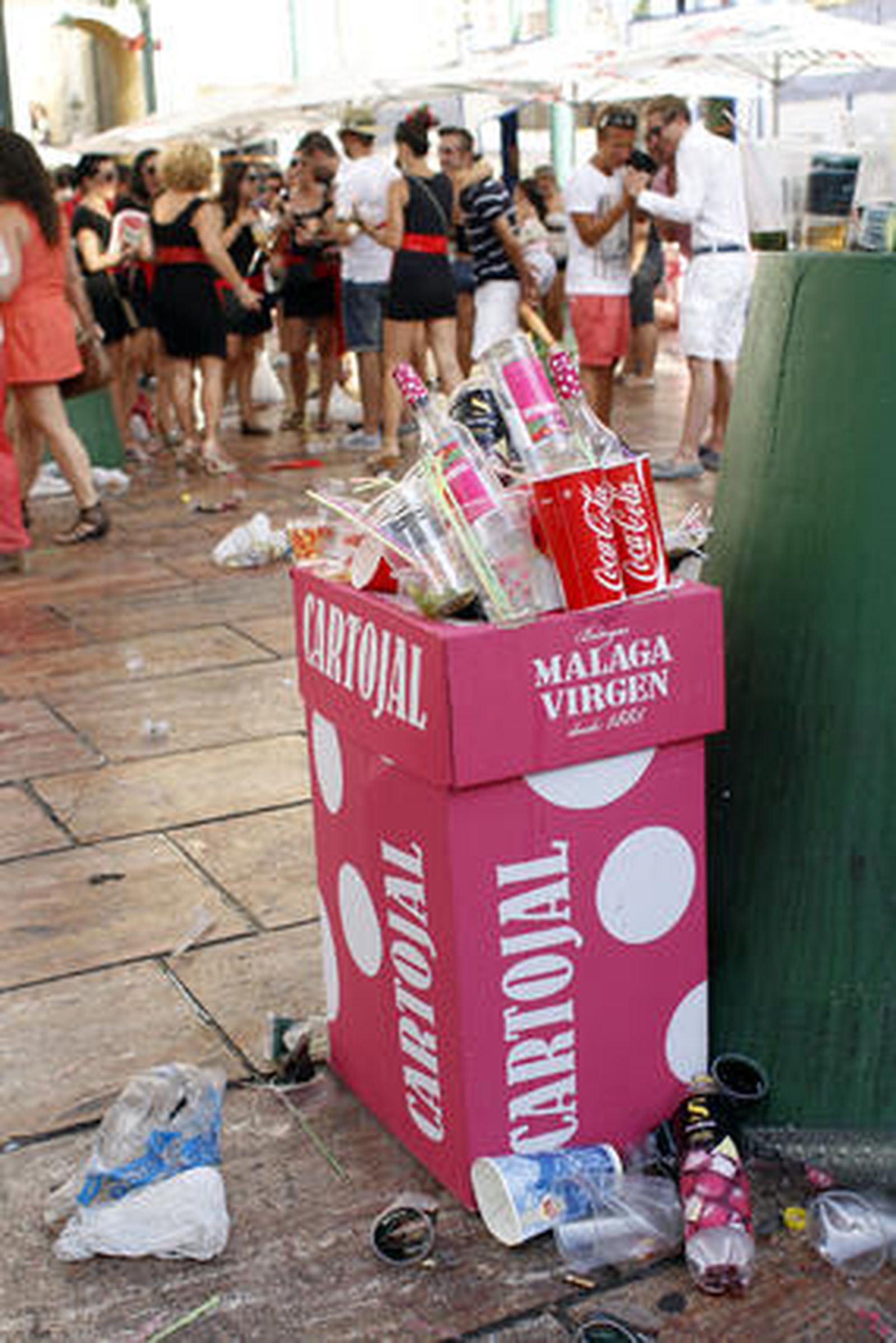 Hora de barrer la fiesta 

Foto: Lorena Avilés