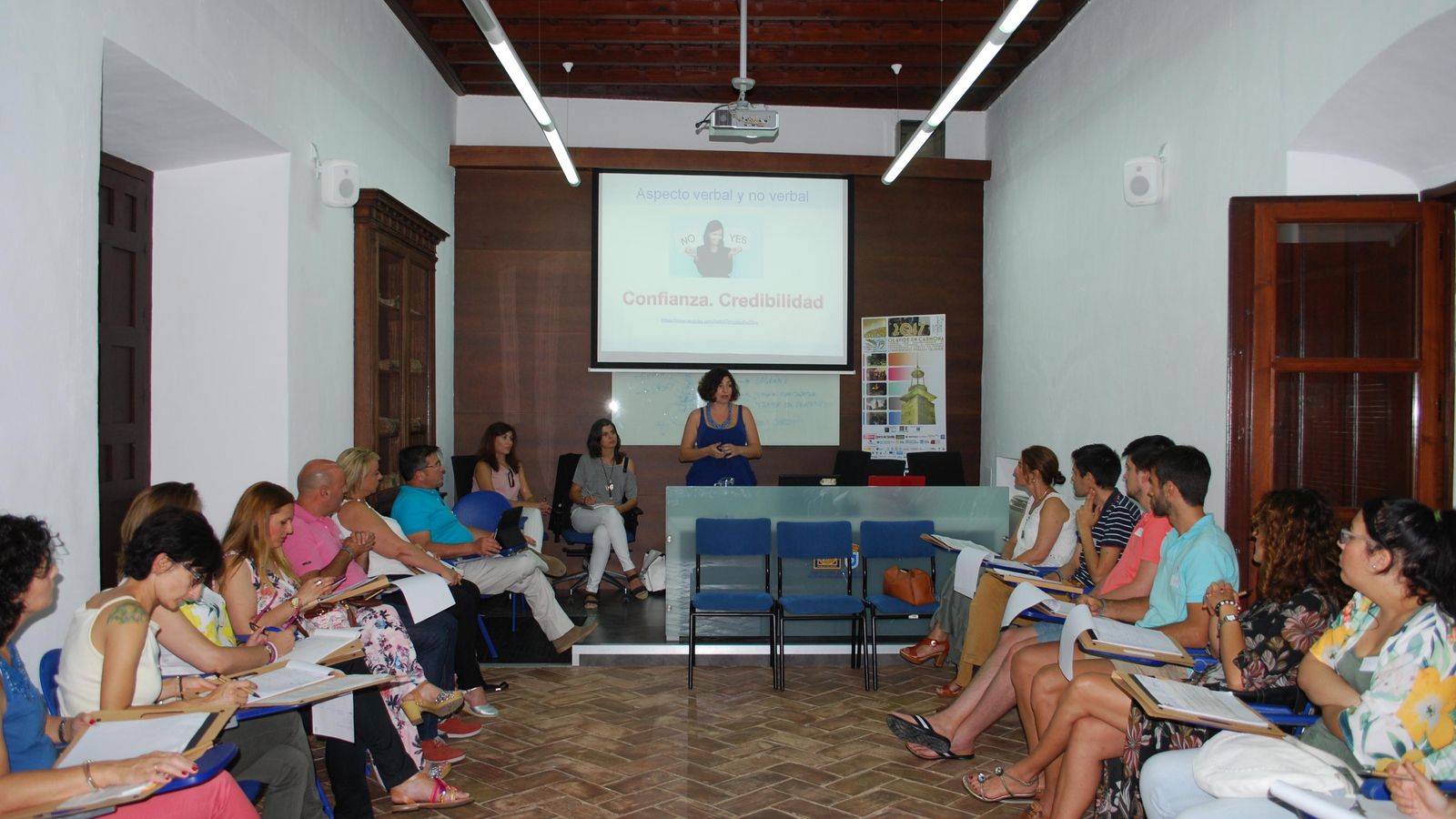 Estudiantes en una de las aulas de los Briones.