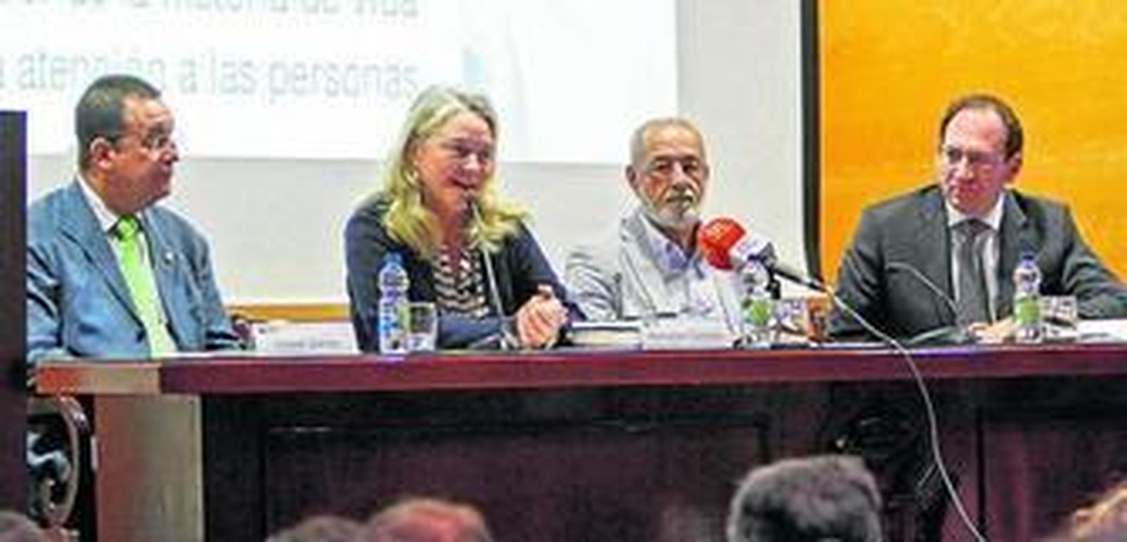 Mesa inaugural de las jornadas.