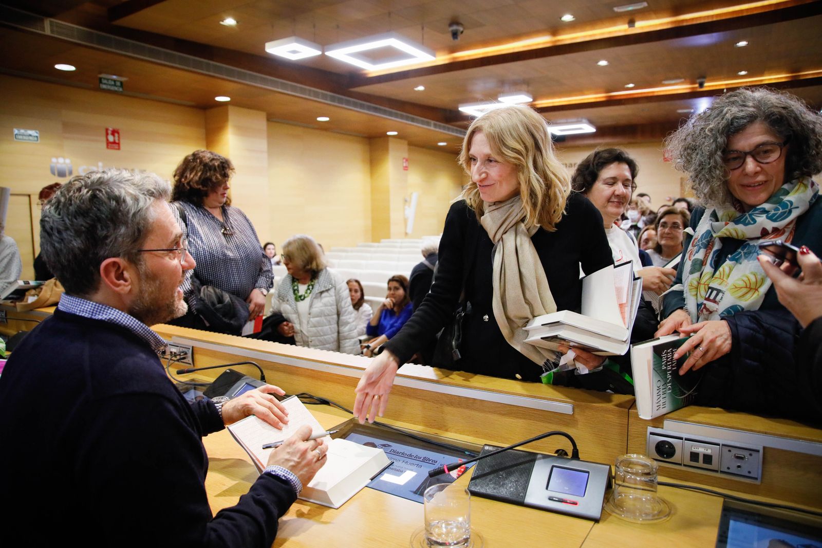 ¿Has estado en la presentación del libro de Máximo Huerta? Entra en la galería y buscate