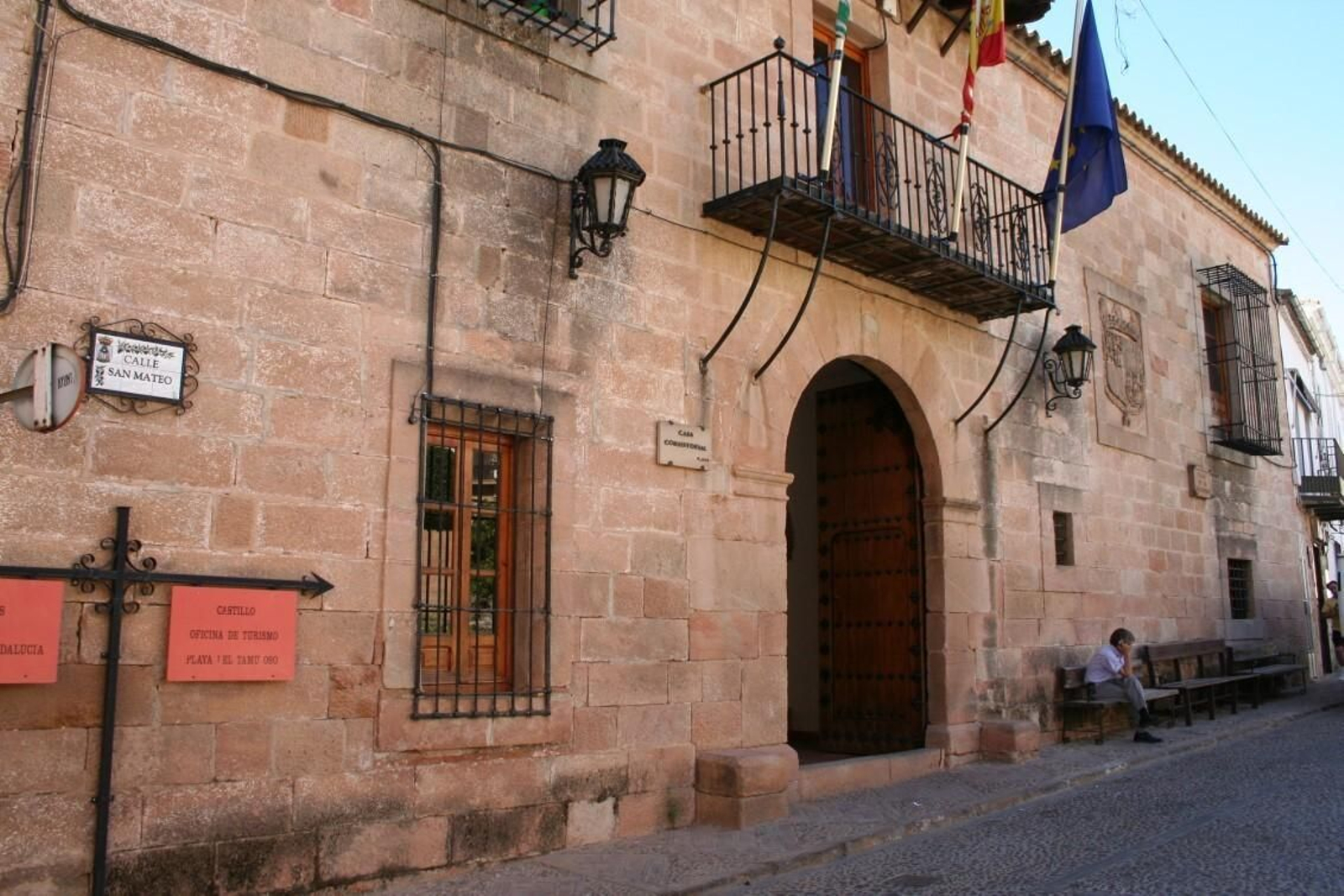 Visitarlo es conectar con las huellas de otros pueblos y culturas que han pasado por este territorio. Baños de la Encina, uno de los pueblos más bonitos de España