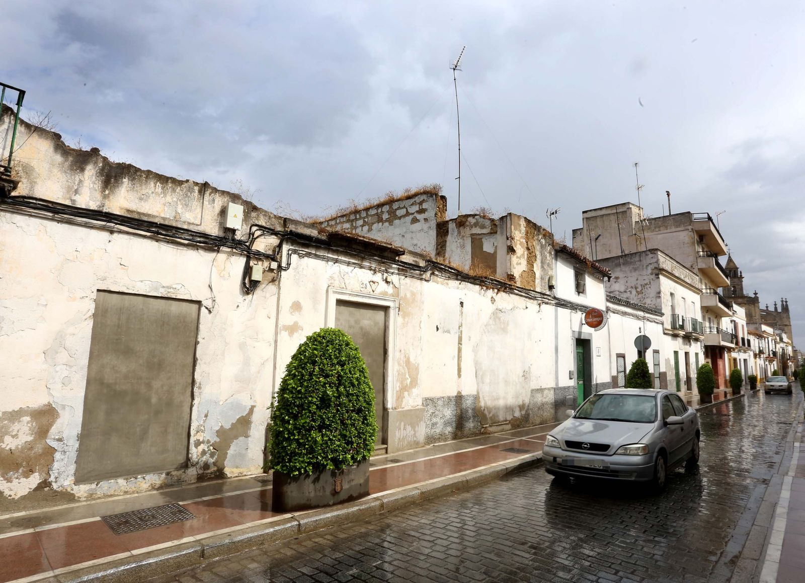Imagen captada este martes del ‘chutadero’ tapiado el pasado lunes por personal municipal.