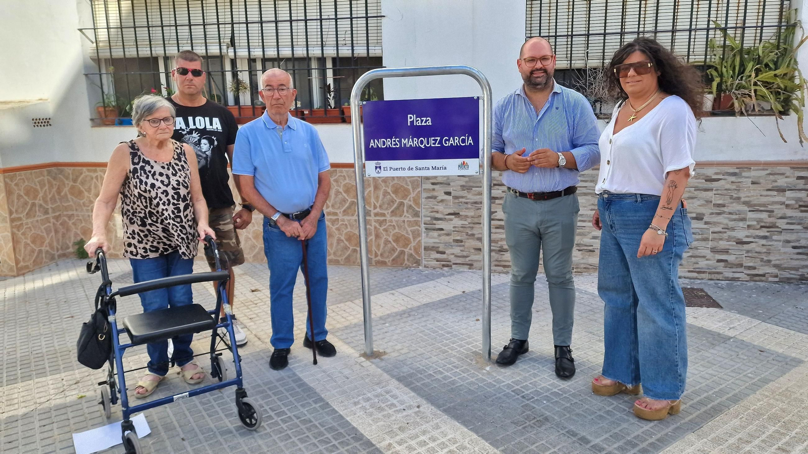 Un momento de la inauguración de la plaza dedicada a Andrés Márquez.
