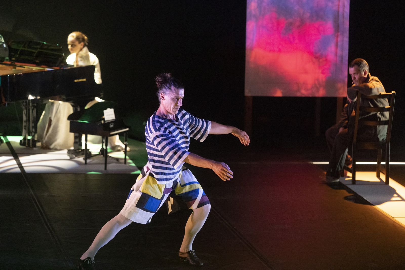 Fernando Romero en la primera parte de su espectáculo en el escenario del Cortijo de Cuarto.