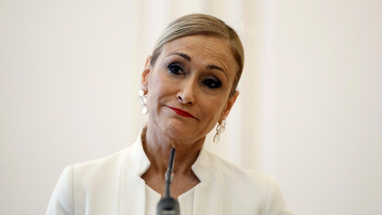 Cristina Cifuentes levantó polémica cuando anunció que no se cogía vacaciones por tercer año consecutivo. Cristina Cifuentes levantó polémica cuando anunció que no se cogía vacaciones por tercer año consecutivo.