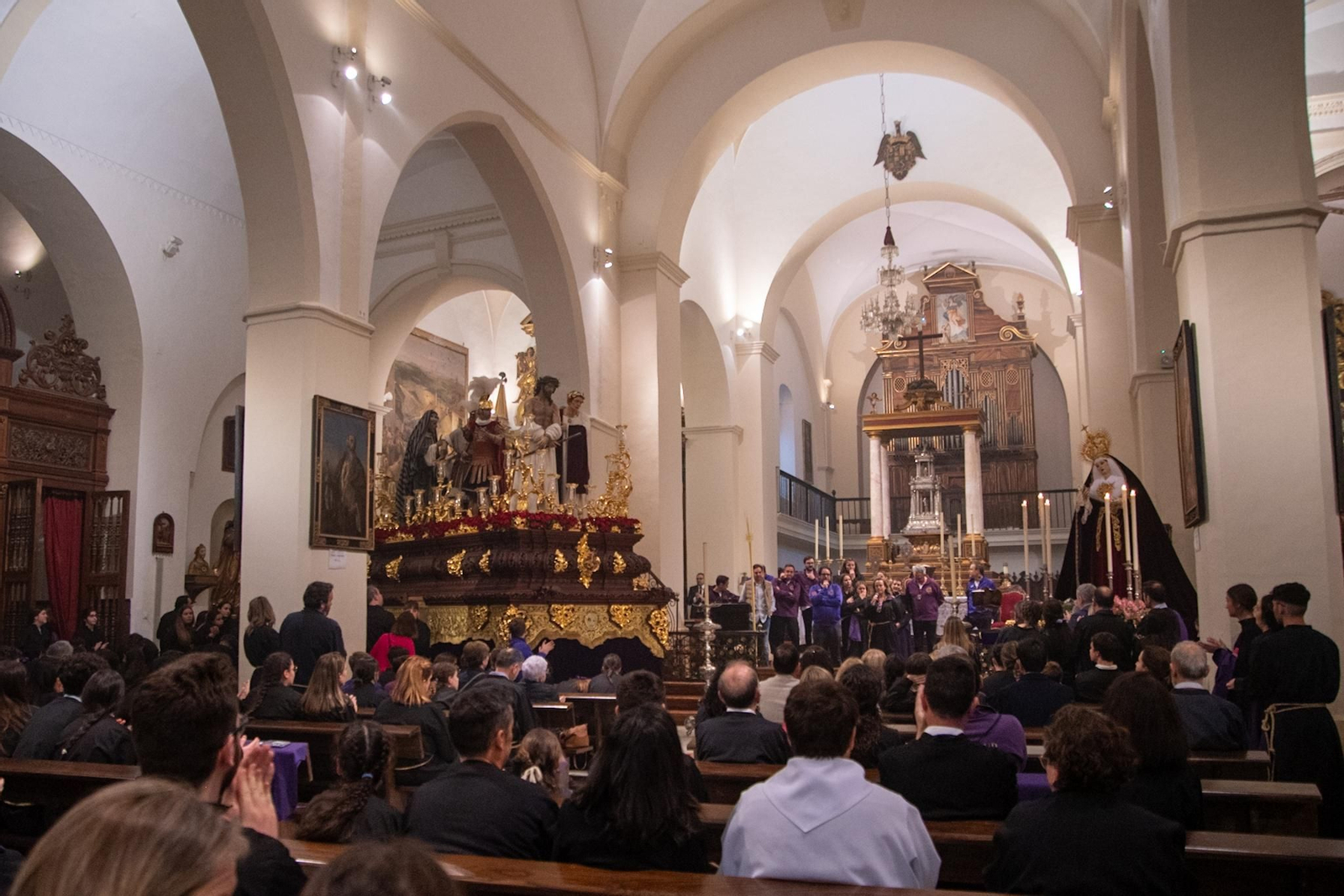 Domingo de Ramos en Montilla: La Juventud se queda en casa por la lluvia, en imágenes