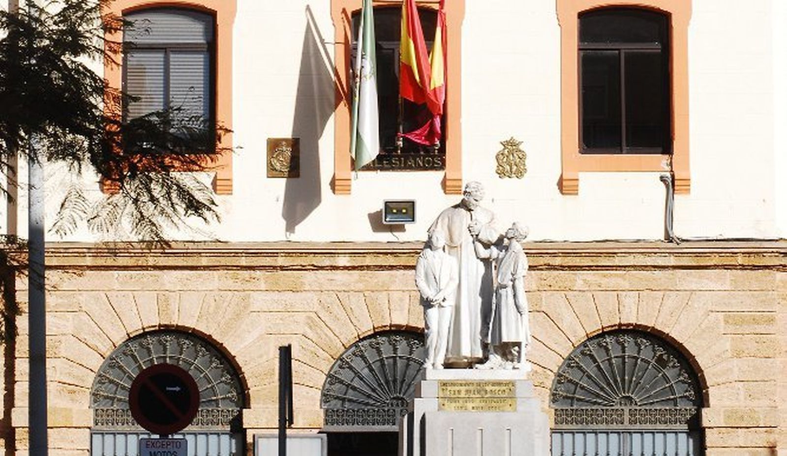 Fachada de la iglesia de María Auxiliadora, en Salesianos.
