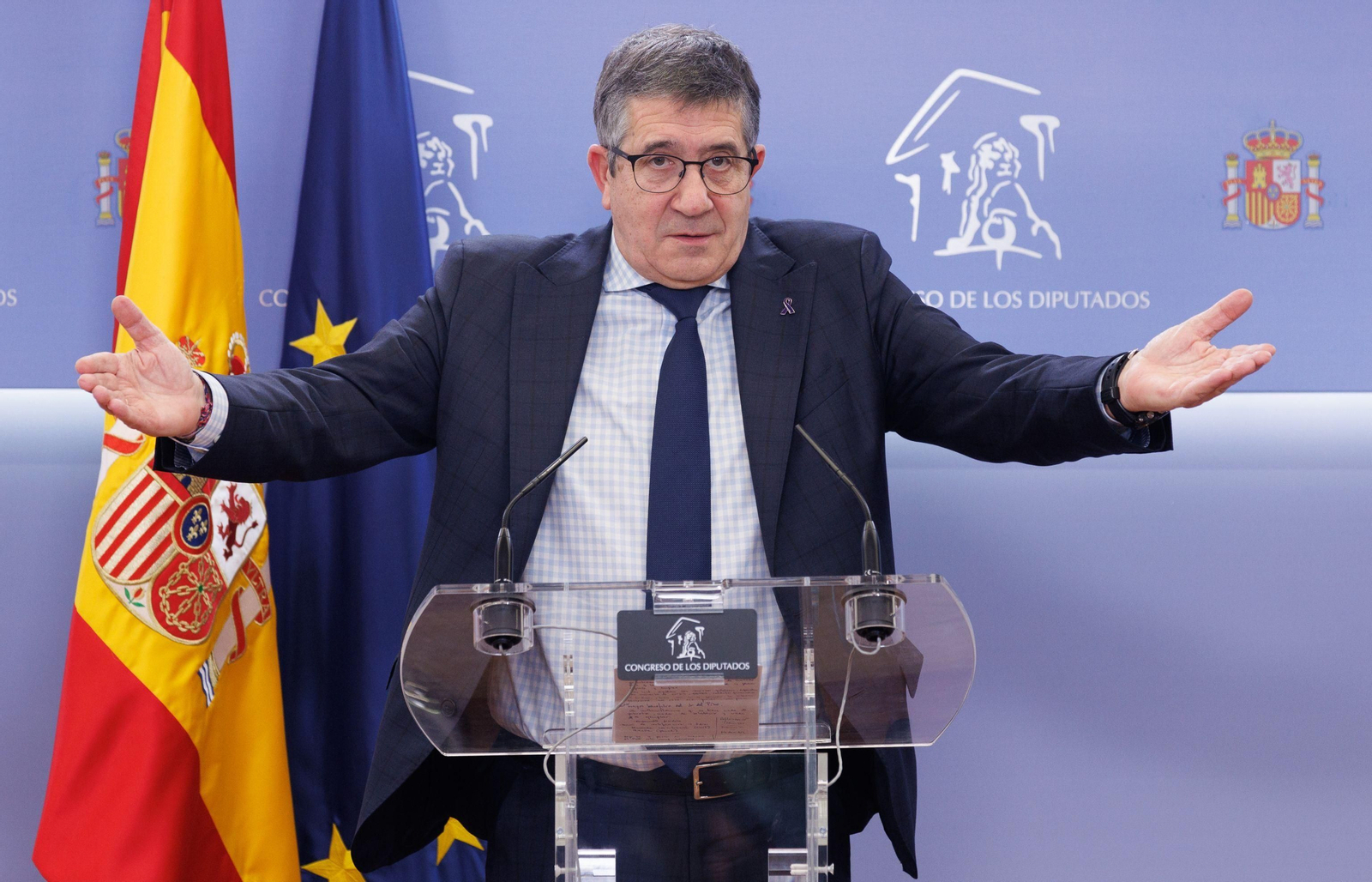 El portavoz del PSOE en el Congreso, Patxi López, durante una rueda de prensa posterior a la reunión de la Junta de portavoces.