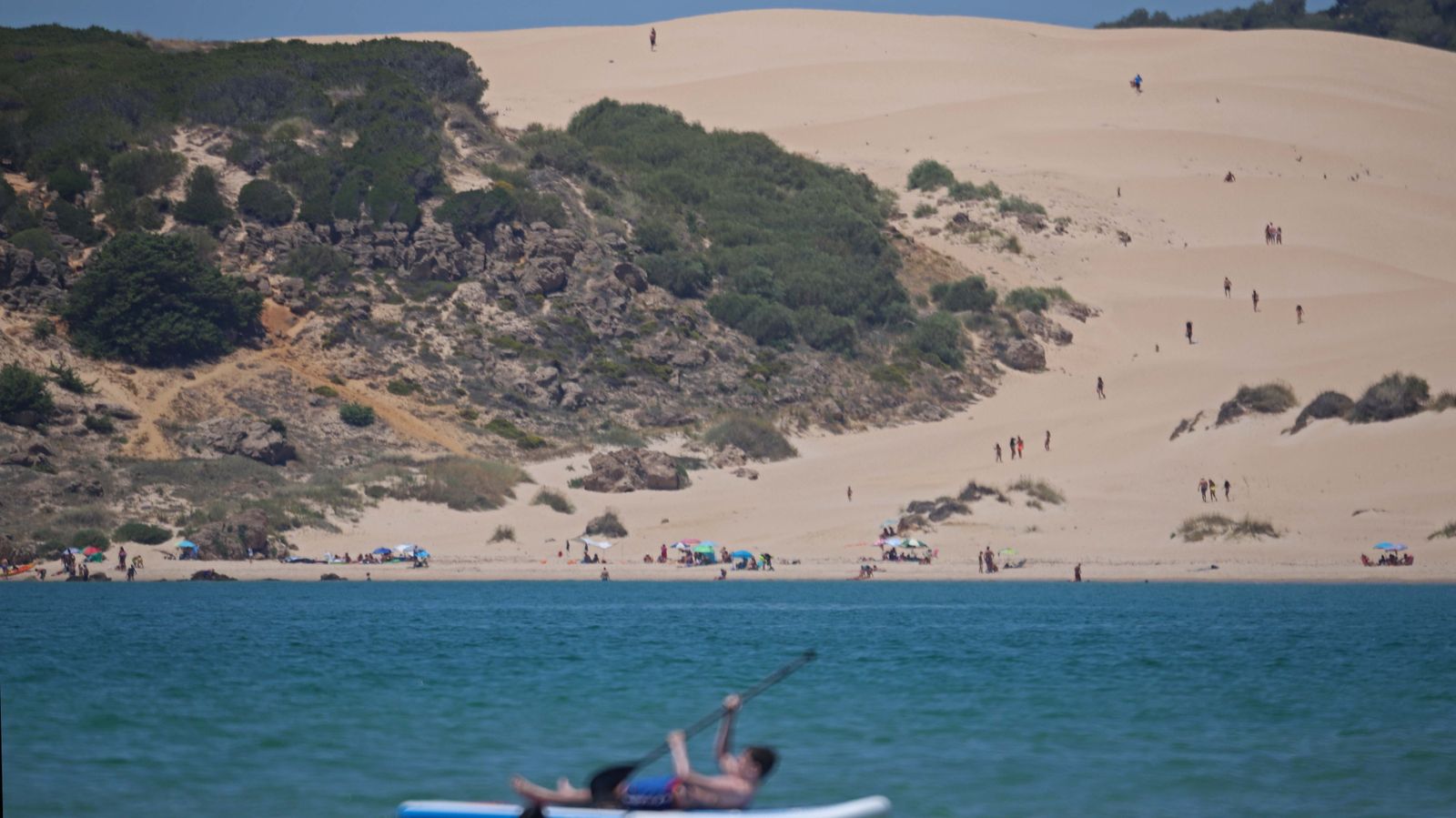 Restricciones de acceso a la playa de Bolonia