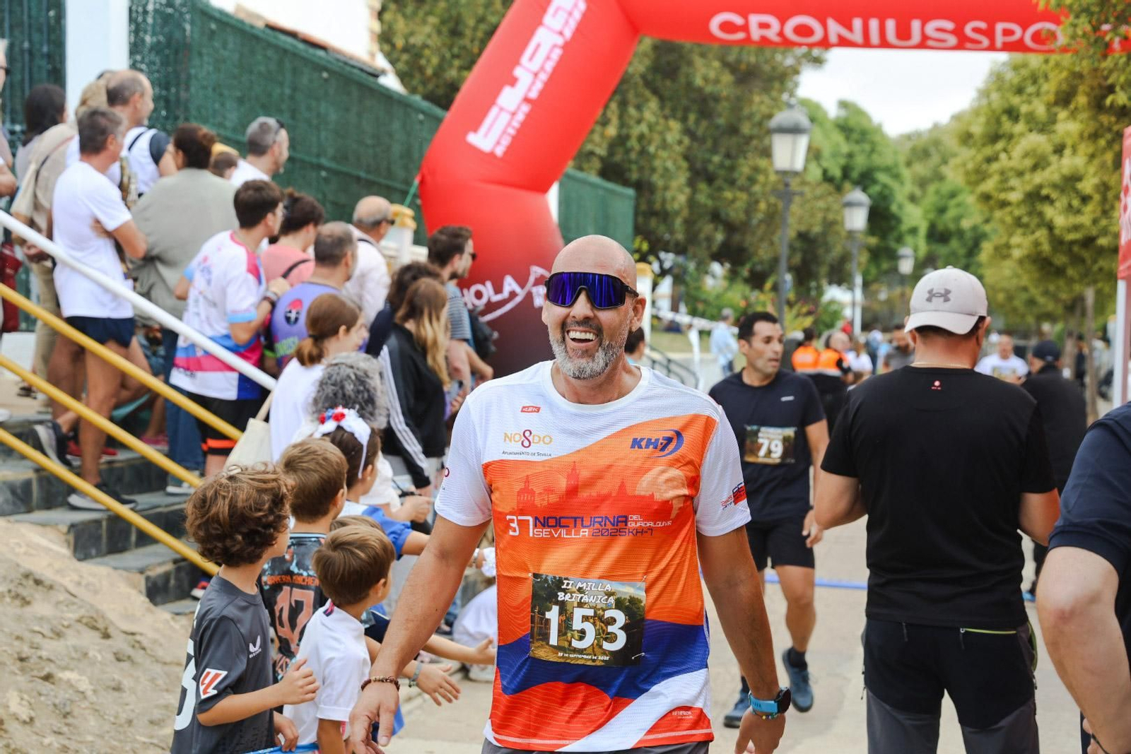 Imágenes de la 'II Milla Británica' en el Barrio Obrero con motivo de la Feria del Legado Británico