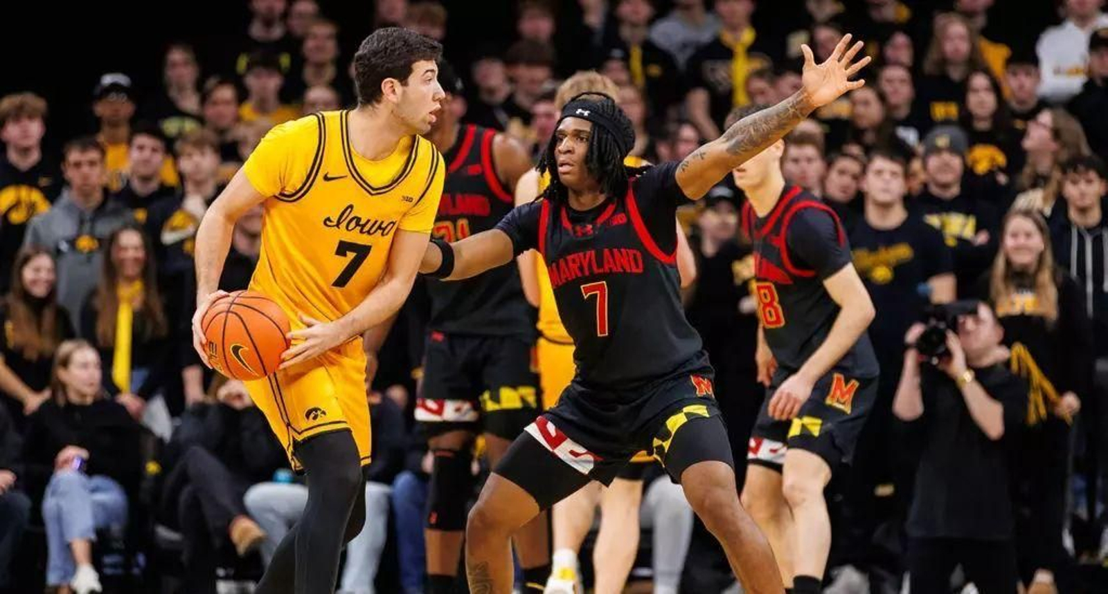 NCAA: Álvaro Folgueiras, triunfo ante la Maryland de Guille del Pino