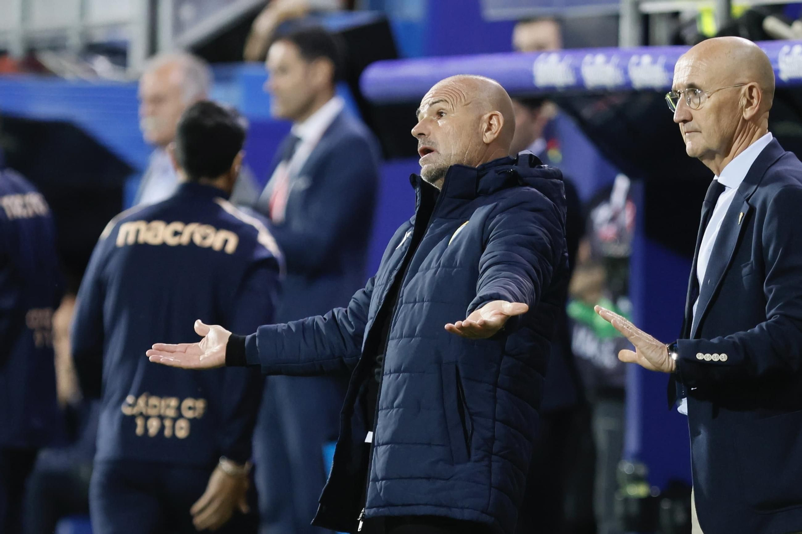 Las imágenes del partido de fútbol Éibar - Cádiz