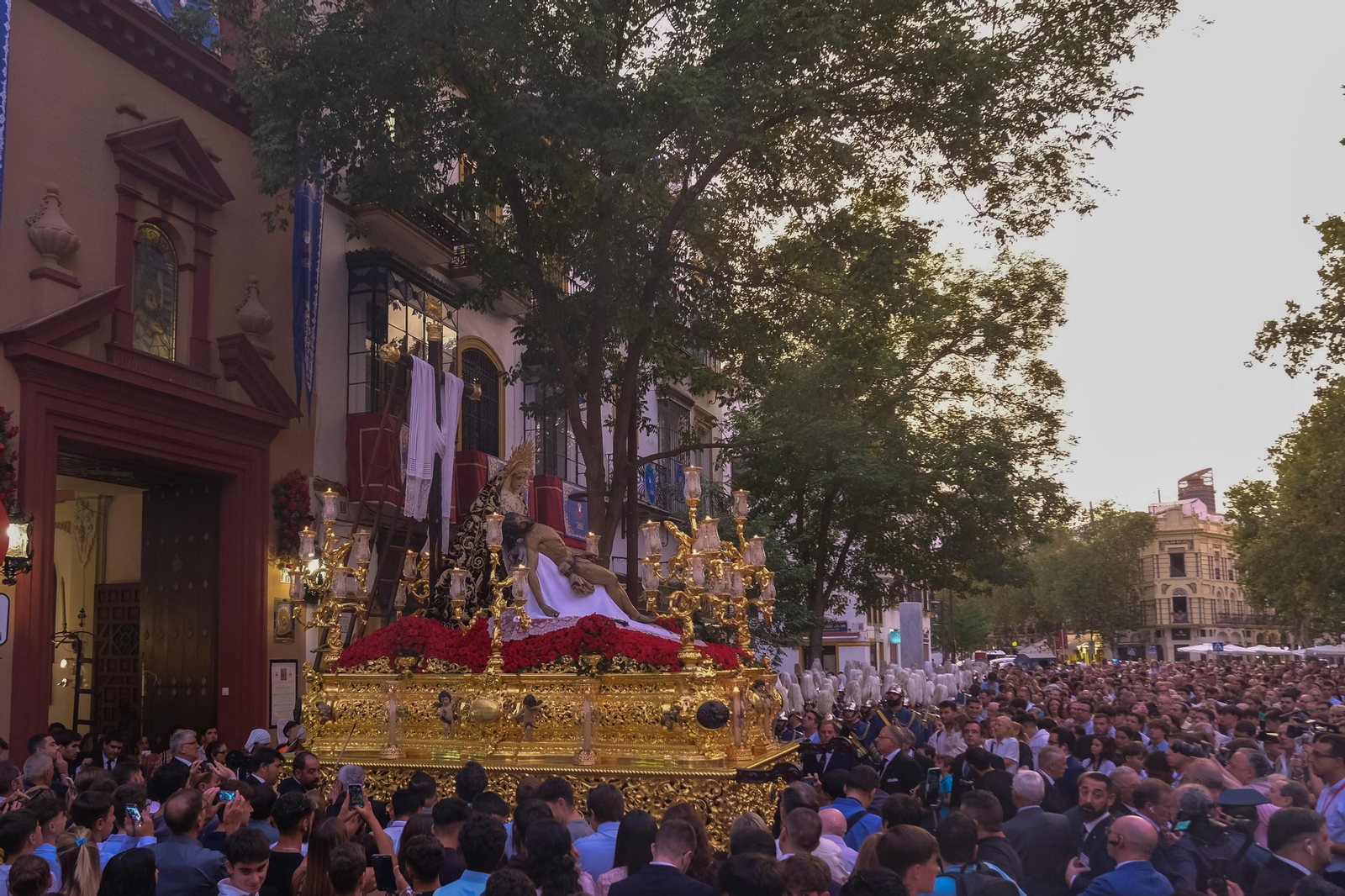 Traslado de la Virgen de la Piedad del Baratillo a la Catedral para su coronación