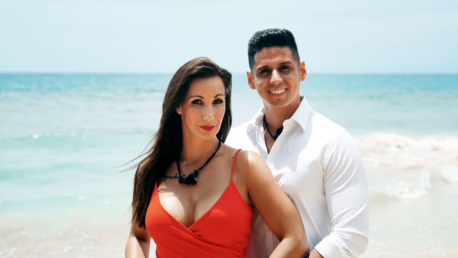 Fani y Christofer, al entrar en 'La isla de las tentaciones'.