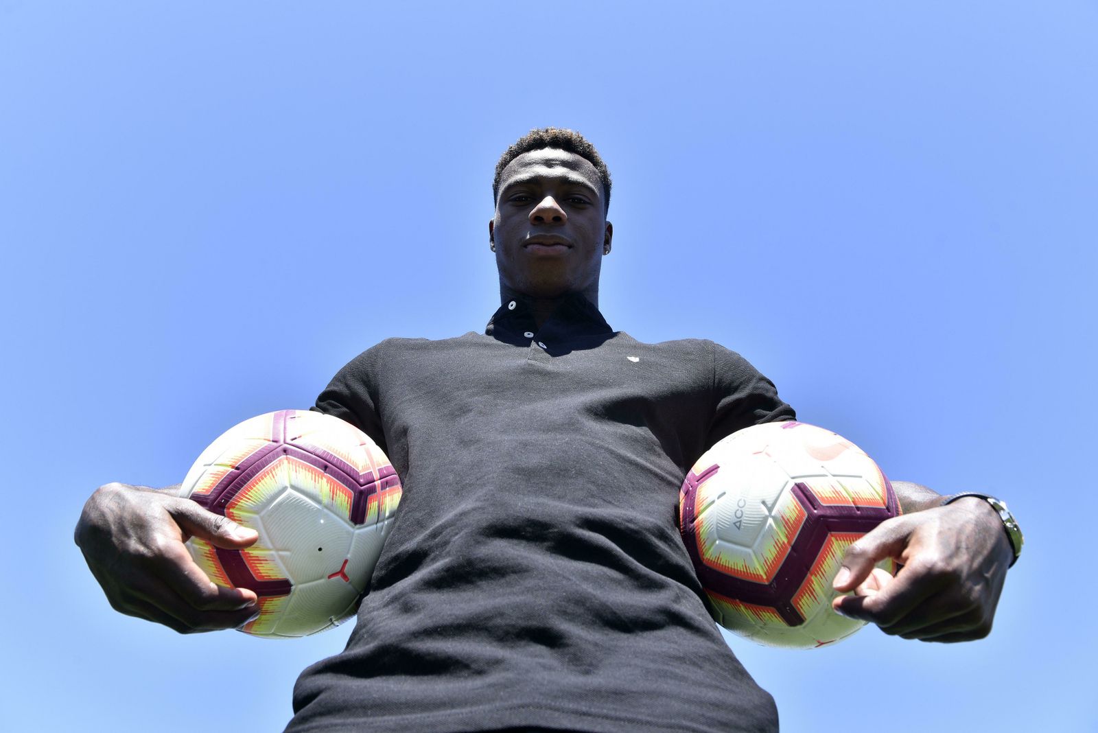 Promes ya es jugador del Ajax.