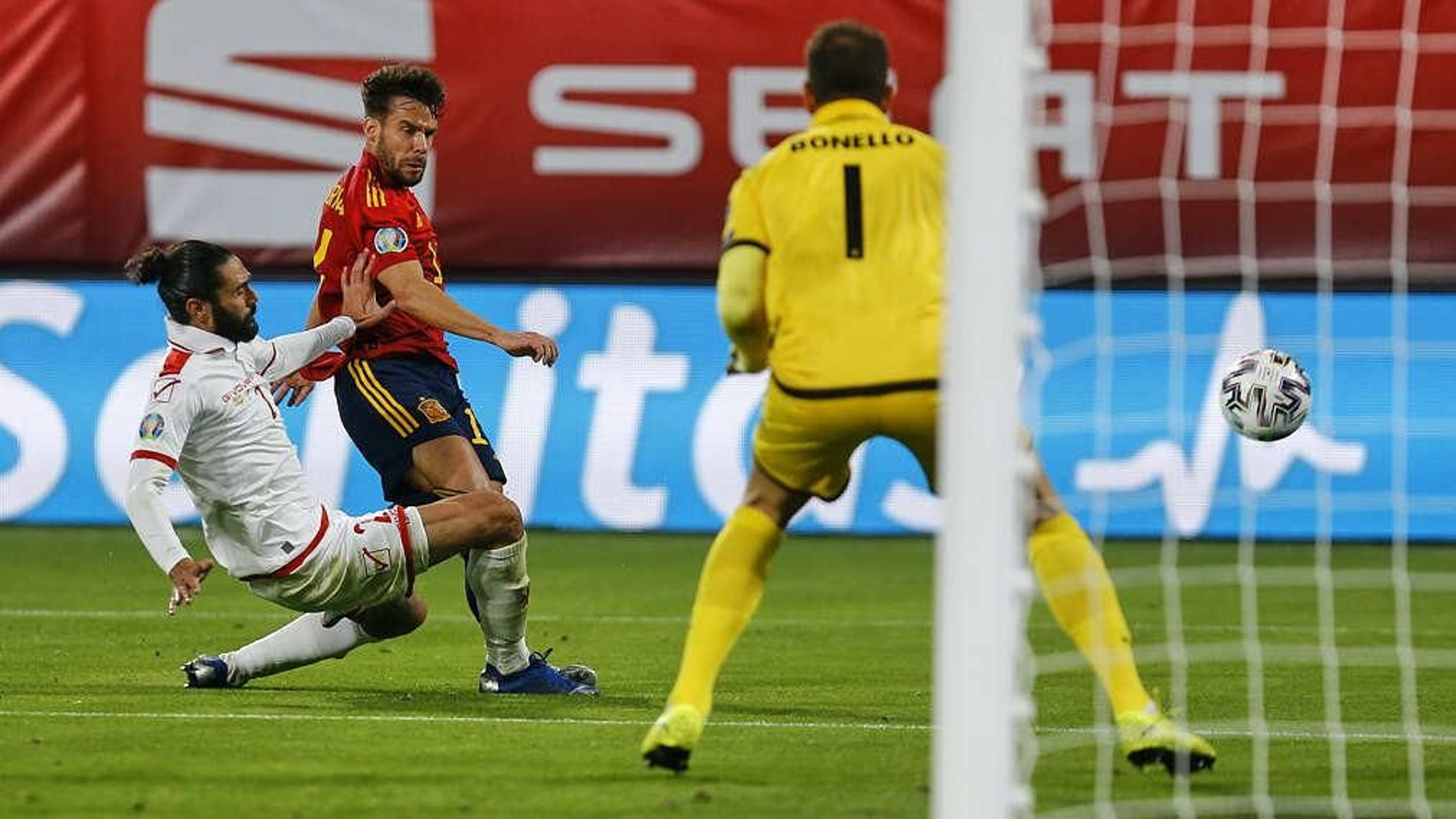 Las imágenes del España-Malta en Cádiz