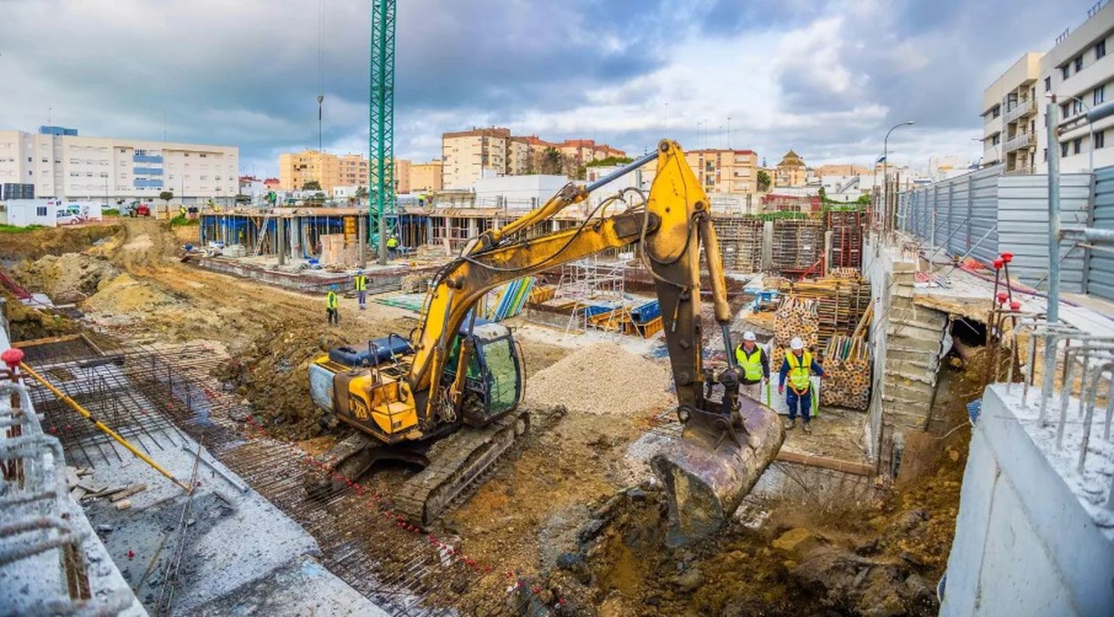 Trabajos de construcción de viviendas públicas en Ronda del Estero.
