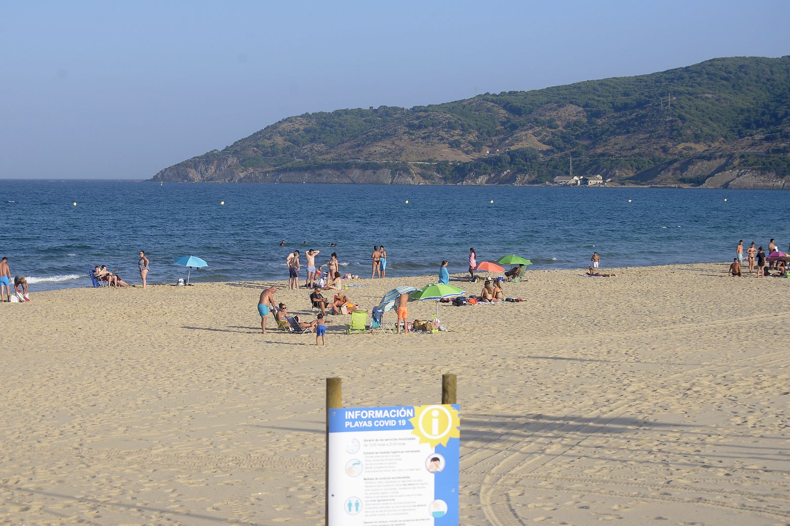 Imágenes del primer día de mascarillas obligatorias en Algeciras