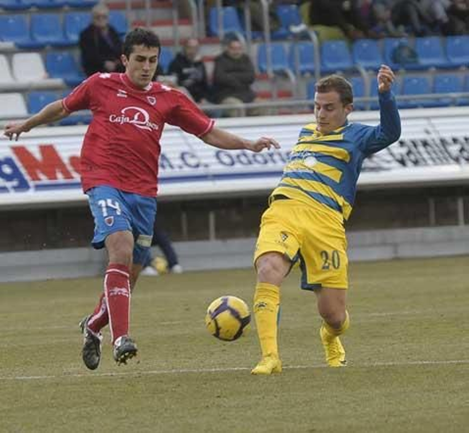 El Cádiz se lleva los tres puntos en Los Pajaritos en el primer triunfo de Víctor Espárrago como entrenador amarillo

Foto: LOF