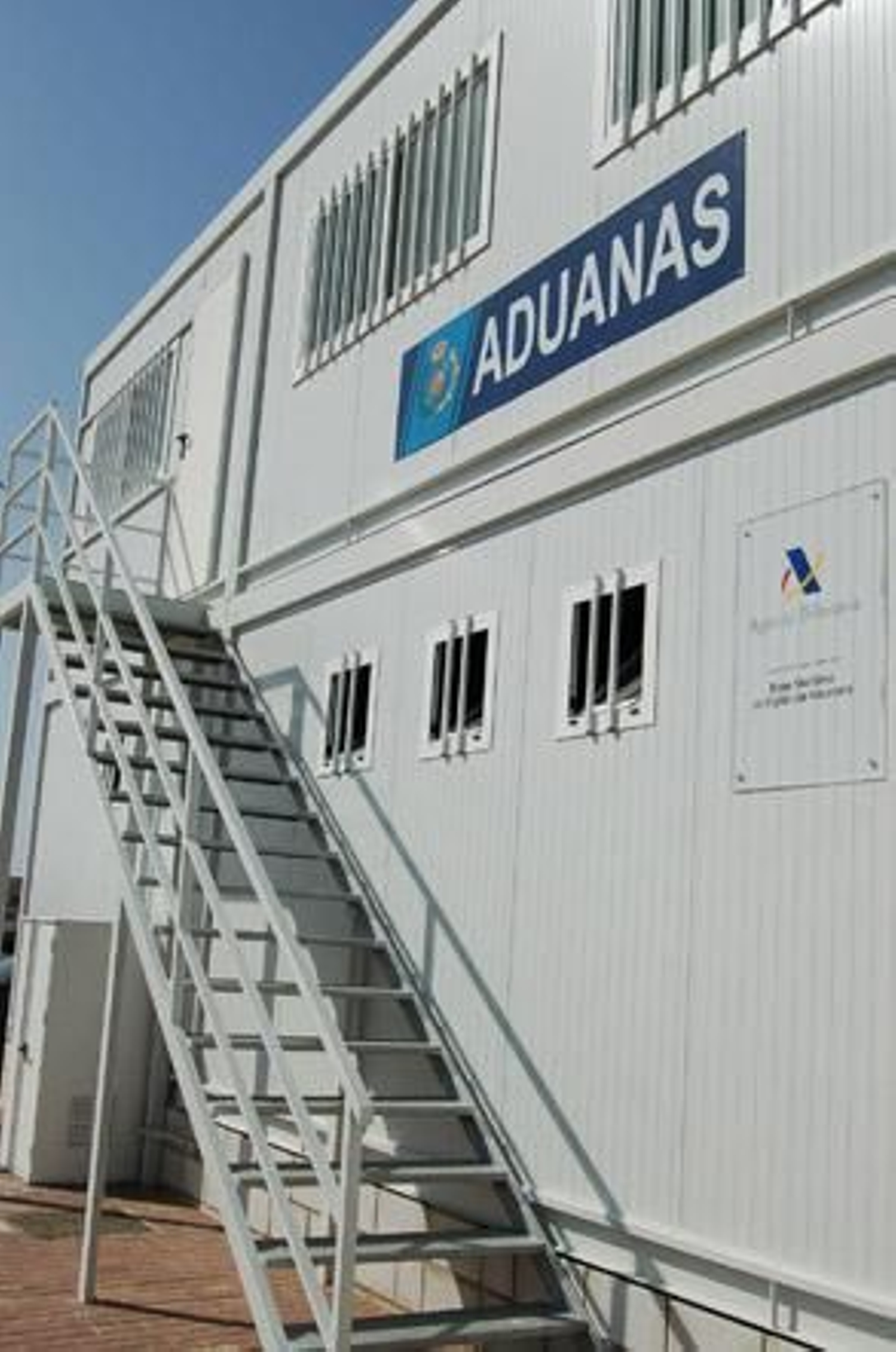 La APBC entrega la nueva Base Marítima de Vigilancia Aduanera a la Agencia Tributaria