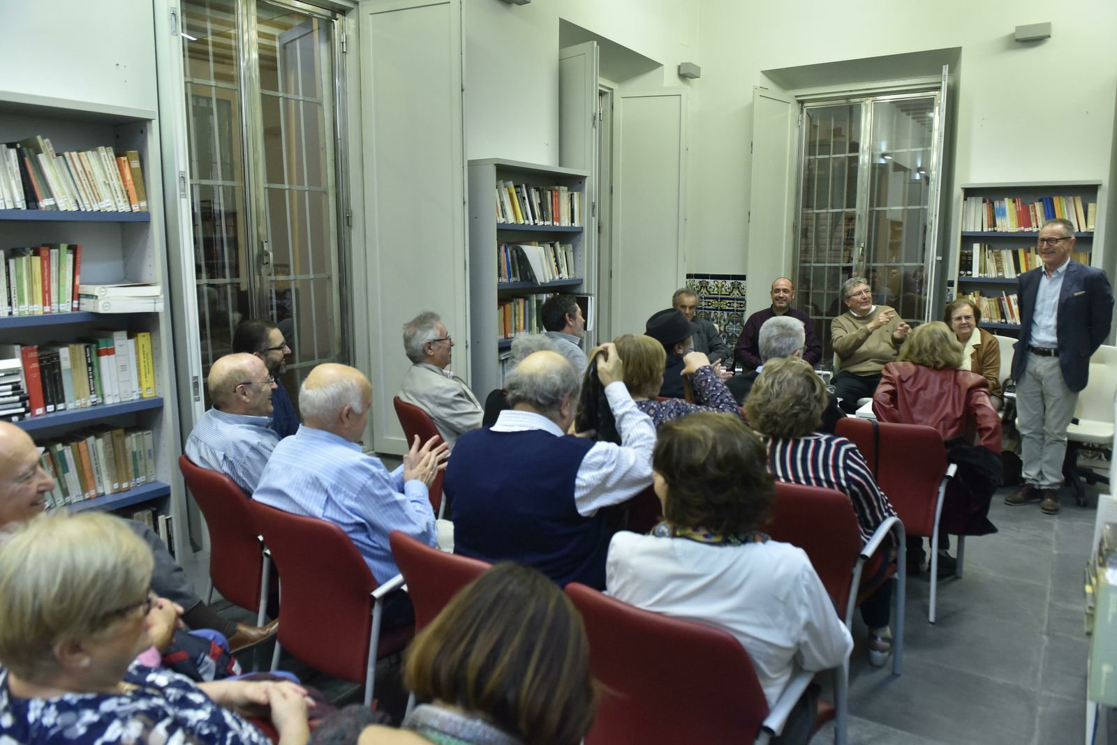 Rafael Senra, en la presentación de su novela con Javier Pérez Royo, Alberto Carrillo, Auroral León y Francisco Alfonsín.