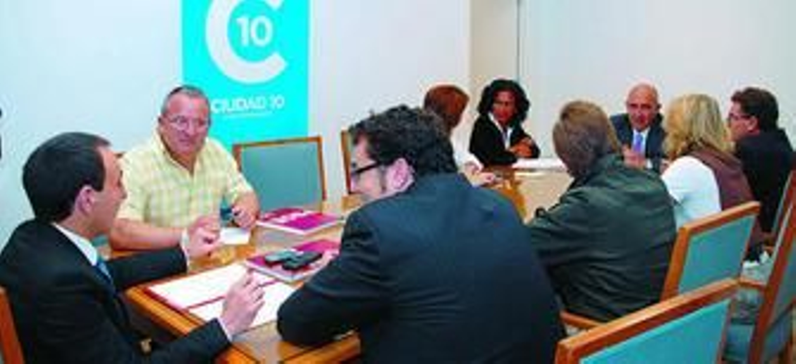 Miembros del PSOE, del PP y del PA isleño, ayer en la comisión especial.