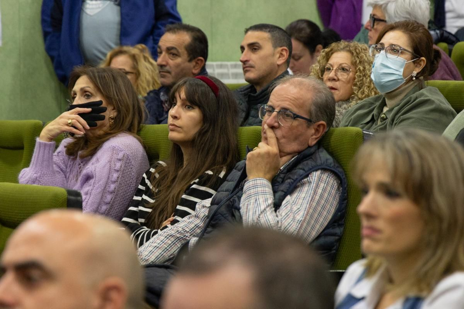 Encierro y asamblea convocado por CCOO, Satse, CSIF y UGT para denunciar el incumplimiento de los acuerdos en materia sanitaria por parte de la Junta de Andalucía
