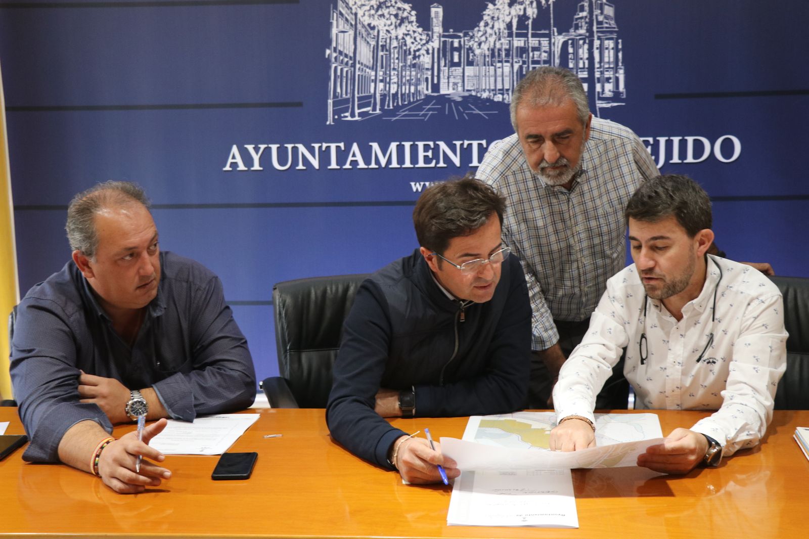 Obras de mejora del entorno y el acceso del colegio Punta Entinas.