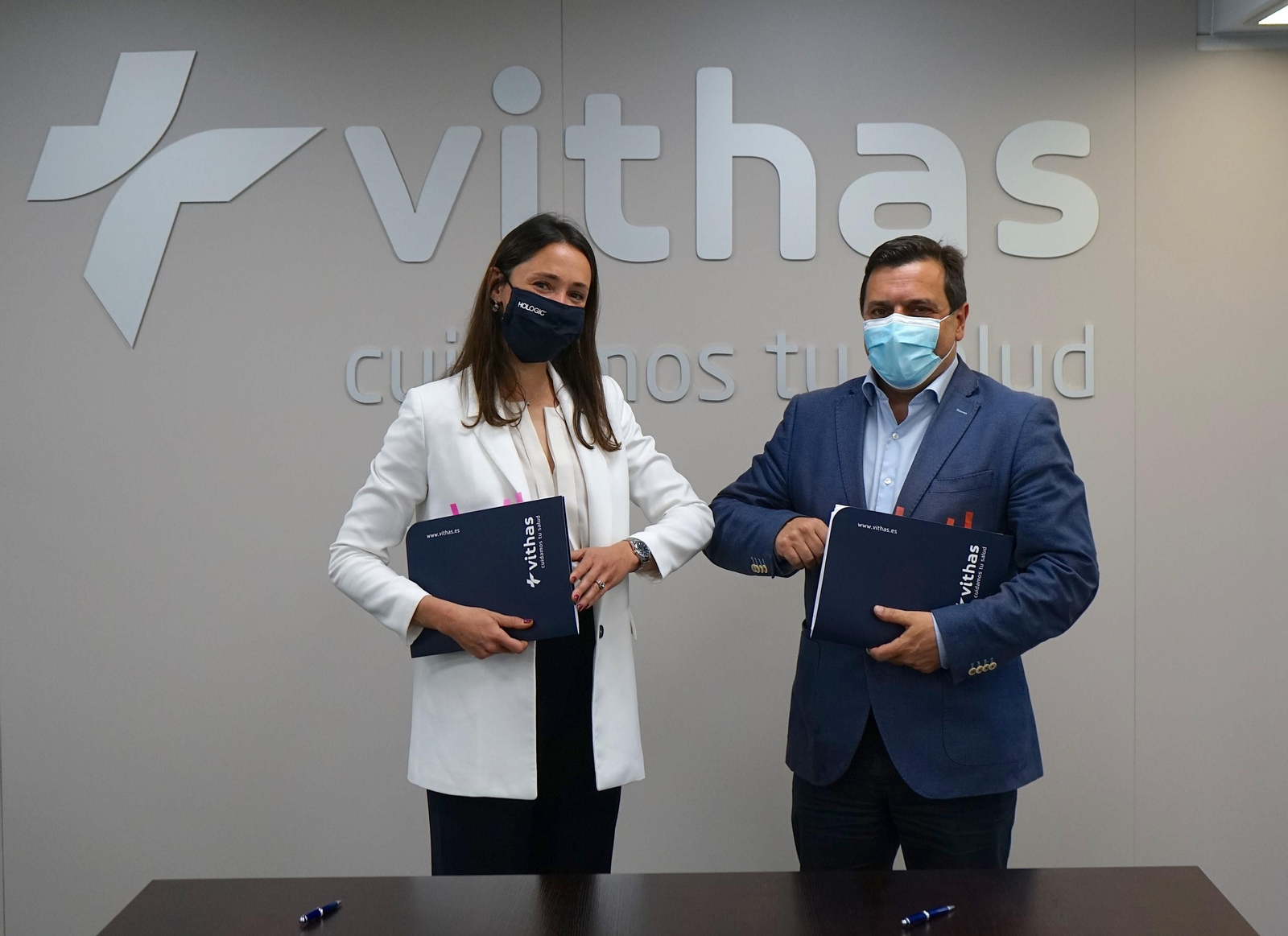 Firma del acuerdo para la dotación.